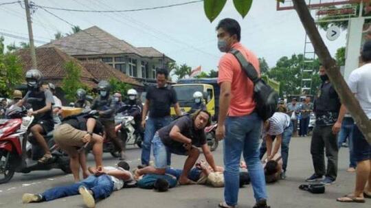 Checklist: Tiba-tiba Ditangkap Polisi? Pahami dan lakukan ini!
