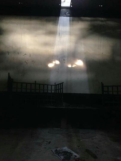 TULISAN MISTERIUS DI BEKAS GEDUNG BIOSKOP
