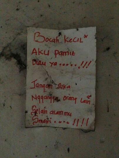 TULISAN MISTERIUS DI BEKAS GEDUNG BIOSKOP