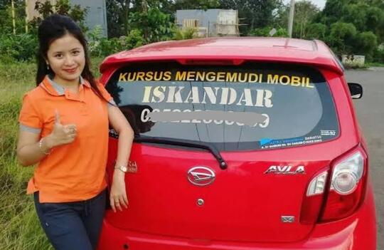(Biar Aman) Sikap yang Harus Kita Lakukan Saat Dibelakang Kendaraan Kursus Stir Mobil