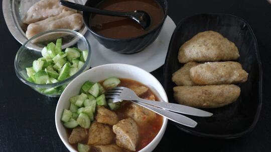 Pempek Palembang Memang Luar Biasa