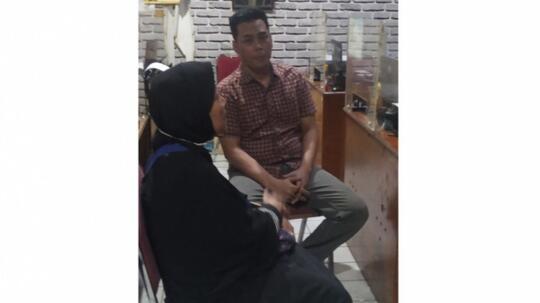Rumah Bobby yang Menggesekkan Penis ke Al-Qur'an Sempat Digeruduk Warga