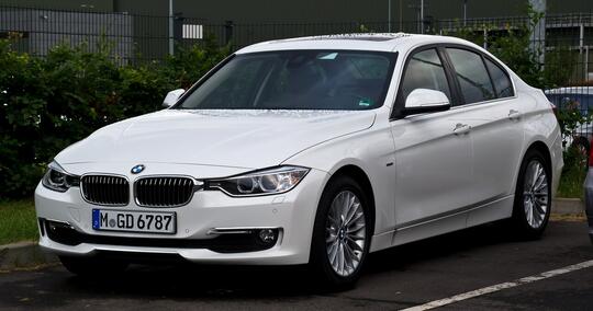 Review Lengkap BMW F30 320d