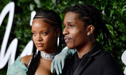 Selamat! Rihanna Hamil Anak A$AP Rocky