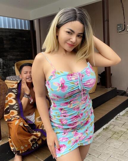 Keren! Inilah Jawaban 5 Artis Super Sexy Saat Di Tawar Om-Om Untuk Tidur Bareng