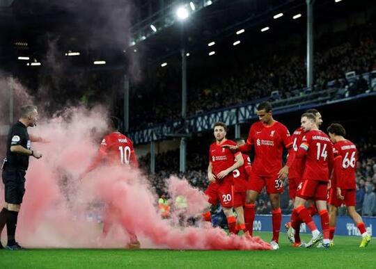 Liverpool Hempaskan Tuan Rumah Everton 4-1, Salah Semakin Menggila