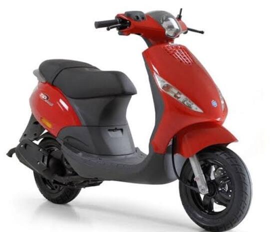 Cara Simpel Membedakan Motor Vespa dan Piaggio (Jangan Salah Sebut Lagi, Ya!)