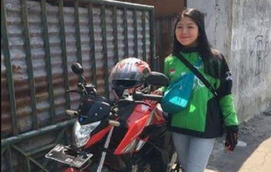 (Pengalaman) Naik Ojol Perempuan Memang Beda, Mau Ditolak Gak Tega