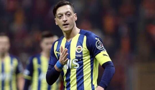 Ciyus? Raffi Ahmad Ingin Datangkan Mesut Ozil Ke RANS Cilegon