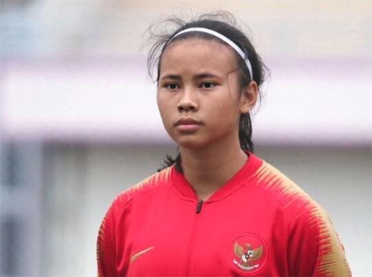 Shalika Aurelia Viandrisa, Bermain Di Roma CF Italia, Banggakan Timnas Indonesia