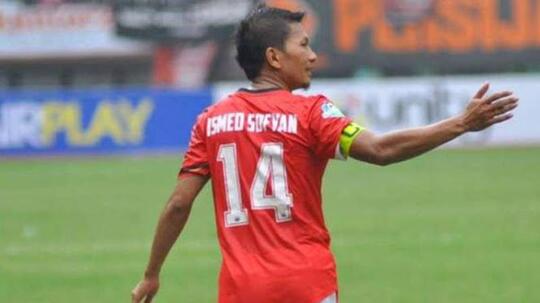 5 Pesepak Bola Tertua Yang Masih Aktif Bermain Saat Ini