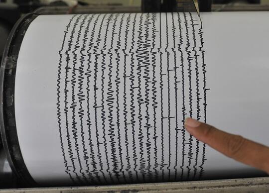 Breaking News: Gempa Besar Guncang Jakarta