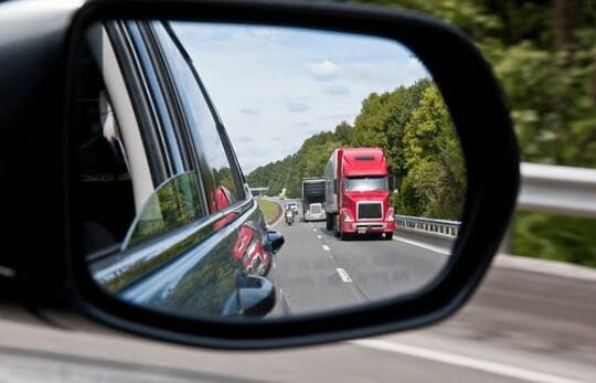 Terlihat Sepele, Ini Cara Atur Spion Kendaraan yang Benar dan Aman!