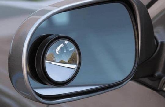 Terlihat Sepele, Ini Cara Atur Spion Kendaraan yang Benar dan Aman!