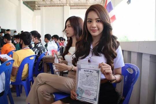 CANTIK ! Beginilah Proses Para 'TRANSGENDER' Thailand Saat Mengikuti Wajib Militer !
