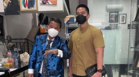 Ketemu Hotman Paris, Kaesang Pangarep Bahas Pelaporan Ubedilah ke KPK?