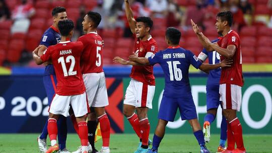 Drama Mengulur-ulur Waktu yang Terhormat Sampai Menjengkelkan di Dalam Sepak Bola