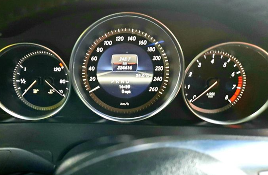 Kepincut Meminang Mercedes-Benz Eks Taksi? Perhatikan Bagian-bagian Ini