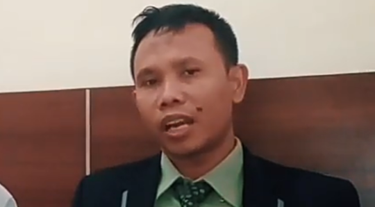 Ahmad Khozinudin: Jokowi Terkait Teroris Farid Okbah, Dia Harus Ditangkap