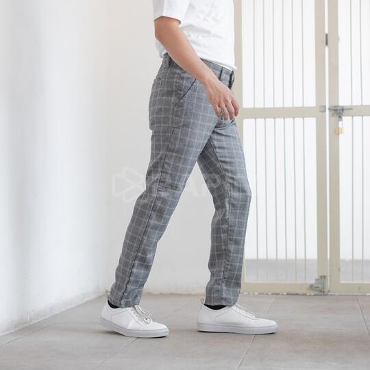 10 Rekomendasi Celana Tartan Pria Brand Lokal, Cuma 100 Ribuan Bro!