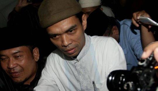UAS Benar2 ketiban Sial, Stlh Diusir dari Singapura, Kini Ditolak datang Madura,Apes