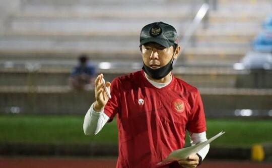 Indonesia Gagal Menembus Final, Tagar Shin Tae-yong Out Bermunculan.