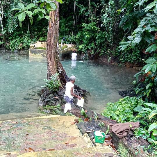 Hidup Tentram Di Tengah Hutan Ala Warga Korem Papua, Kere Banget!