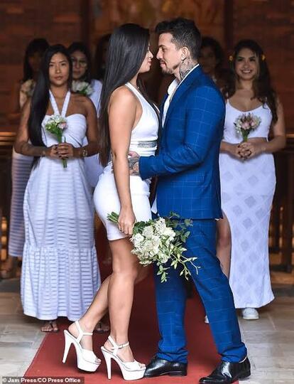 Punya 7 Istri, Model Ganteng Ini Nambah 2 Istri Lagi. Sultan Mah Bebas