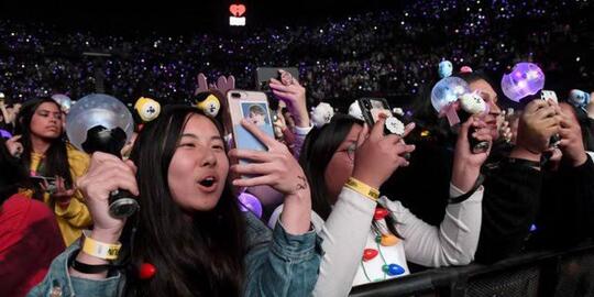 3 Alasan Kenapa Banyak Kpopers Bertingkah Konyol, Toxic, dan Radikal