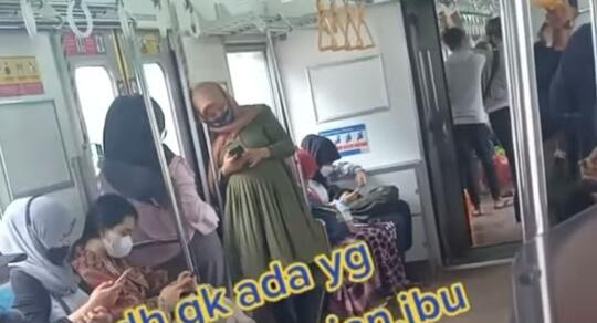 Golongan Penumpang Transportasi Umum yang Wajib Diprioritaskan, Agan Harus Tahu
