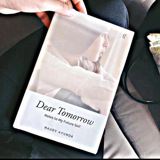 Inilah 10 Buku yang Pernah di Baca Maudy Ayunda, Tertarik untuk Baca?