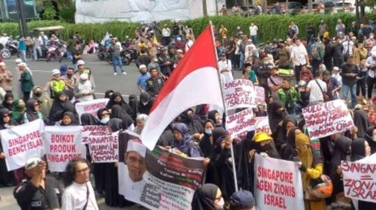 Singapura, Tak Akan Biarkan UAS Mencari Pengikut Di Negaranya!