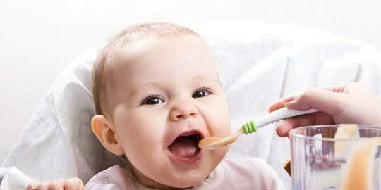 Bayi Disuapi Sayur Dengan 25 CABE Oleh Ibunya, Langsung Nangis Gak Kuat Nahan Pedas
