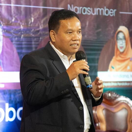 Ir. Manuara Siahaan, Setarakan Status Guru Agama Kristen Dan Guru Umum