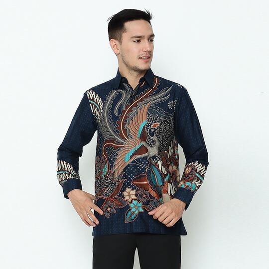 10 Rekomendasi Kemeja Batik Brand Lokal, Berkualitas dan Kekinian
