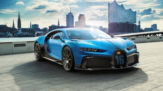 Gara-Gara Gak Bisa Buka Pintu Mobil, Tom Cruise Dilarang Beli Bugatti.