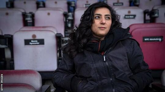 Timnas putri Afghanistan: Lolos dari Taliban dengan masa depan sepakbola tidak pasti
