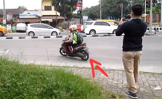 Viral, Warga Berani Interogasi Polisi Karena Tidak Bawa STNK, Pajak Mati 5Thn (Video)