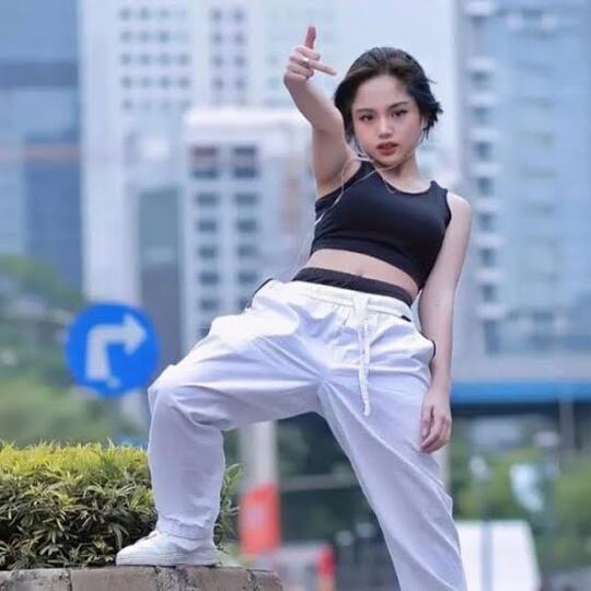 Voice Of Baceprot Dan Jeje Slebew CFW, Dua Fenomena Di Panggung Entertainment