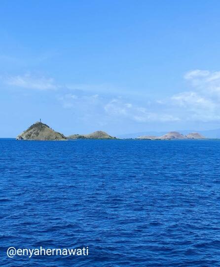 Sekongkang, Destinasi Liburan Pantai yang Asyik Untuk Happy dan Menyepi