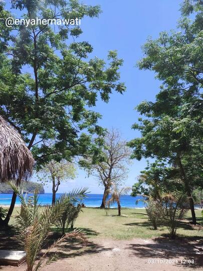 Sekongkang, Destinasi Liburan Pantai yang Asyik Untuk Happy dan Menyepi