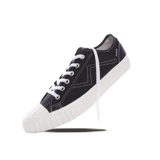 14 Rekomendasi Sepatu Brand Lokal untuk Pelajar, Ramah Kantong!