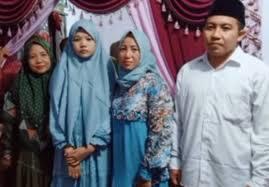 Demi Bayar Hutang Orangtuanya, Gadis 19 Tahun Ini Terpaksa Menikah dengan Kepala Desa