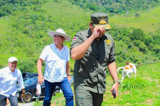 Wagub Sumbar Buru Babi di Puncak Makau Duo, Surga Tersembunyi di Tanah Datar