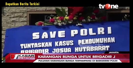 Karangan Bunga Banjiri Kantor Bareskrim Polri