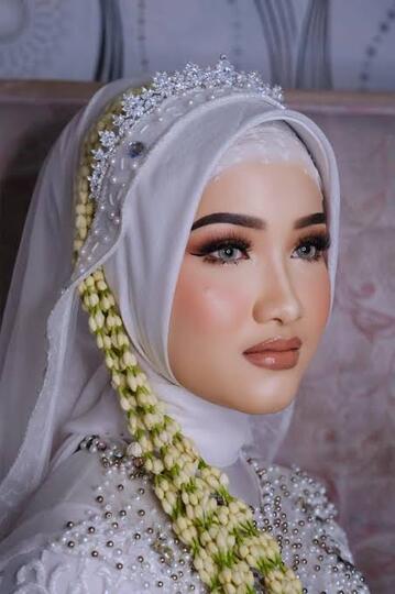 Gadis 19 Tahun Ini Menikahi Kakek, 2 Bulan Sudah Cerai, Kata Netizen Cara Cepat Kaya!