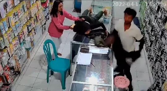 Penjaga Cafe dan Toko Wajib Waspada, Pencuri Modus Pembeli Sedang Beraksi Merajalela