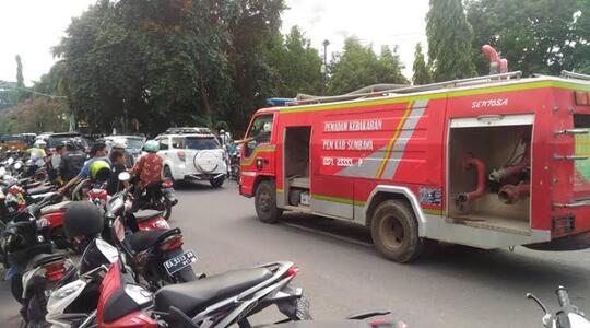Parkir Liar Bikin Mobil Damkar Terhambat, Telat Datang Apakah Masih Dipersalahkan?