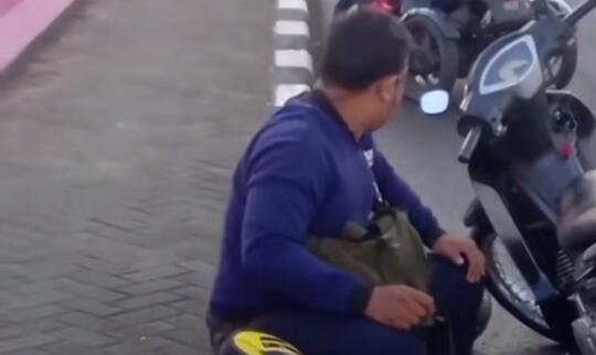 Stop Main Layangan di Jalanan, Bahaya Kecelakaan Hingga Tewaskan Pengguna Kendaraan