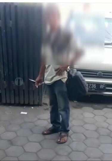 Lakukan Pelecehan Kepada Bocah Perempuan Di Muka Umum, Pria Ini Marah Saat Ditegur